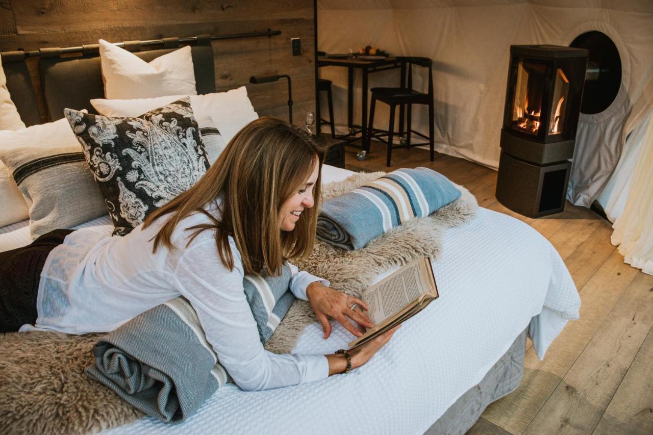Hotel Cross Hill Glamping Lake Hāwea Esterno foto